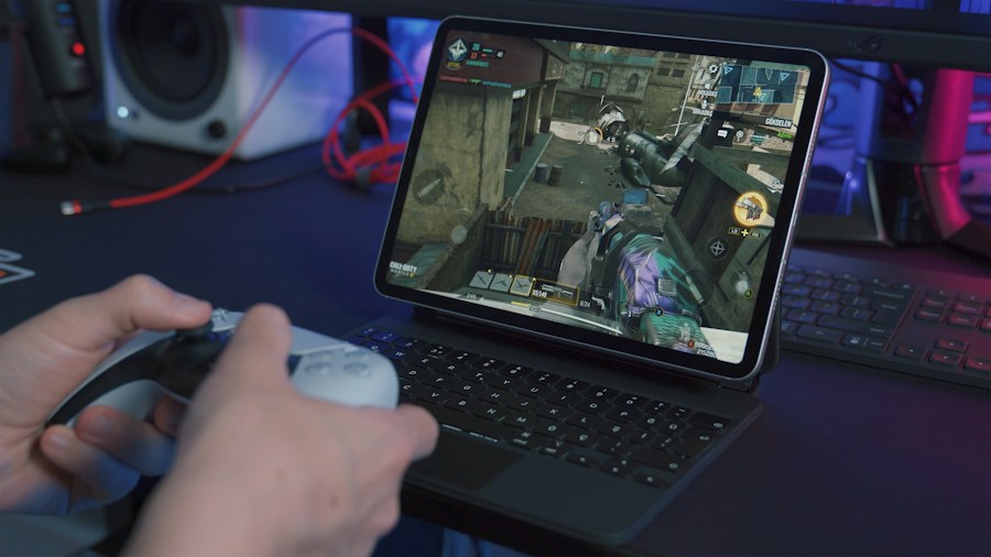 Major Gaming Mouse Brands Push Innovation Forward in 2026 What Buyers Should Know 1 competitive player gaming setup hand