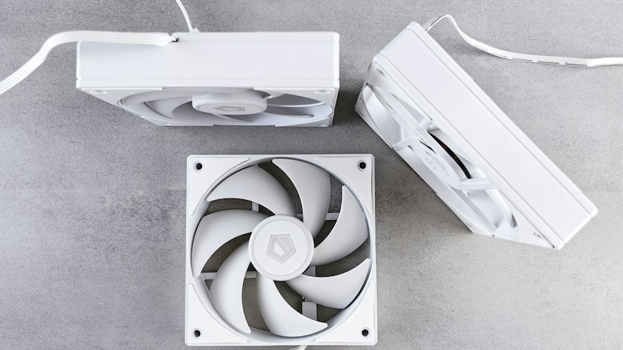 Gaming PC Thermal Test: How Interior Decorations Really Affect Performance 1 computer cooling system fan