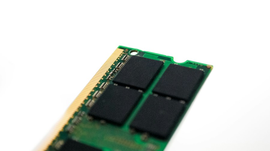 Intel Redesigned Mid Range Processor with Better Gaming Cores What Shoppers Should Know 2 DDR4 memory module close up
