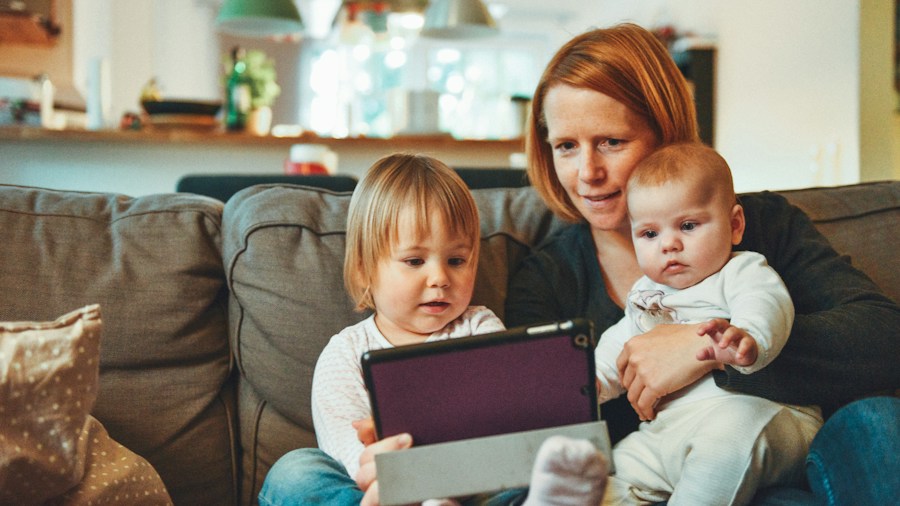 Devolo WiFi 7 Mesh System Launches with Dual Band Flexibility for US Shoppers 1 family using WiFi throughout home