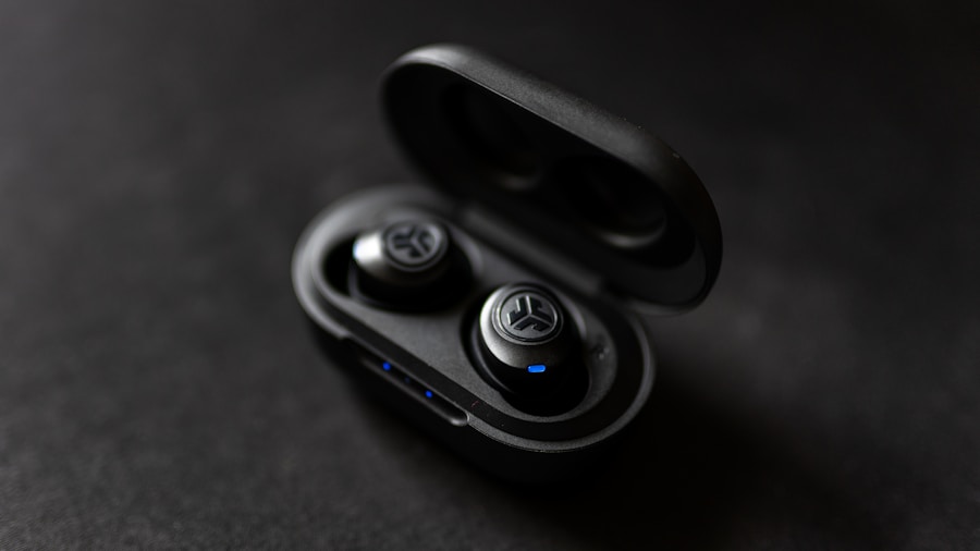 New Hearing-Safe Earbuds Crush Kickstarter Goal: What Buyers Need to Know 1 lightweight earbuds comfort fit