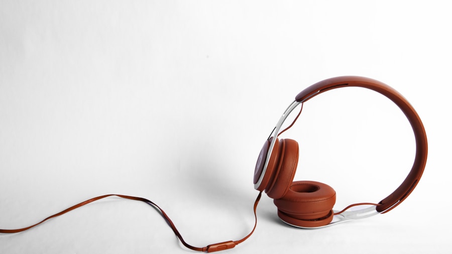 AirPods Max 3 Expected in 2027 or 2028: What Buyers Should Know 1 lightweight travel headphones folded