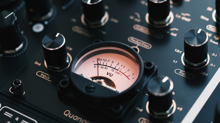 Skullcandy Crusher 1080 ANC vs Bose QuietComfort: What Shoppers Should Know About the $80 Price Gap 2 measuring bass frequency response