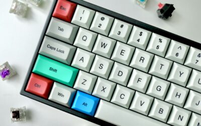 RT100 Pro Keyboard: Key Upgrades and Screen Reliability Issues