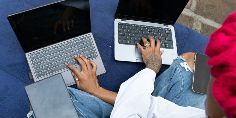 remote worker laptop outdoor connectivity