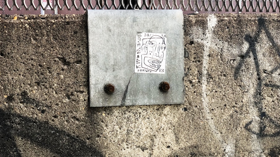 suspicious pry marks metal
