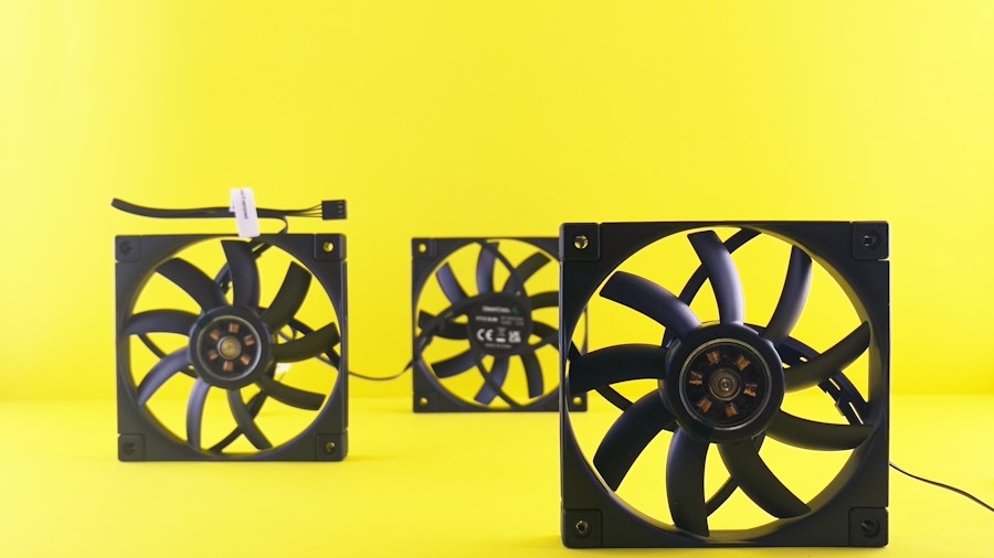 Lian Li Edge Hub Adv Launches with GPU Cable Temperature Protection What Buyers Should Know 2 system cooling fan management setup