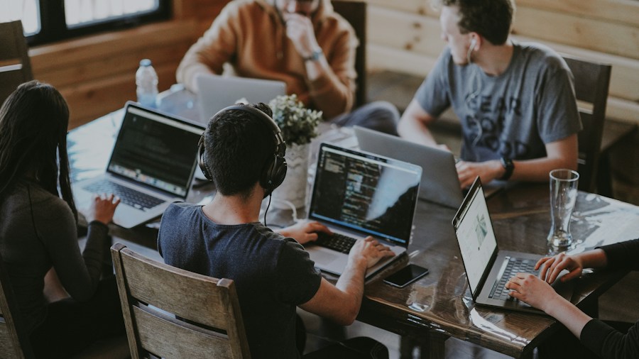 Netgear Nighthawk M7 Pro Price Drop: What Mobile Router Shoppers Should Know 2 team collaboration connecting multiple devices